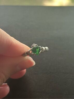 Sterling Silver 925 Green Stone Claddagh Ring